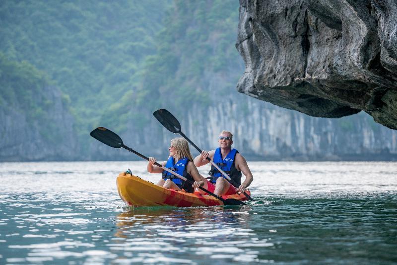 Heritage Line Ylang Cruise - Halong Bay & Lan Ha Bay Ха Лонг Екстериор снимка