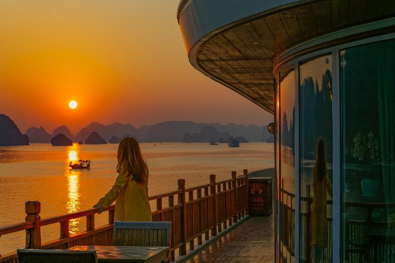 Heritage Line Ylang Cruise - Halong Bay & Lan Ha Bay Ха Лонг Екстериор снимка